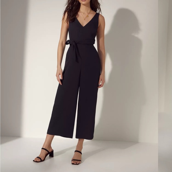 Wilfred Pants - Aritzia Wilfred New Écoulement V Jumpsuit in Black - Size 6